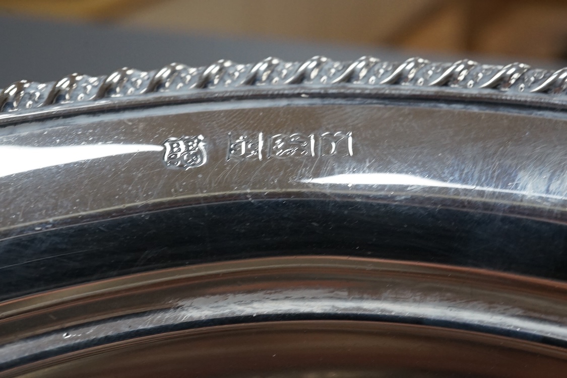 An Elizabeth II silver pedestal bowl, by Barker Brothers Silver Ltd, Birmingham, 1973, 17.6cm, 8.2oz.